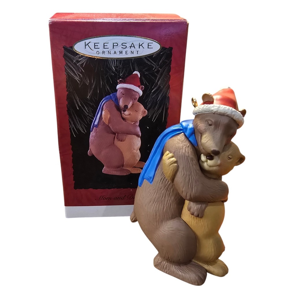 Hallmark Keepsake Ornament MOM AND DAD Hugging Bears Christmas Holiday 1996